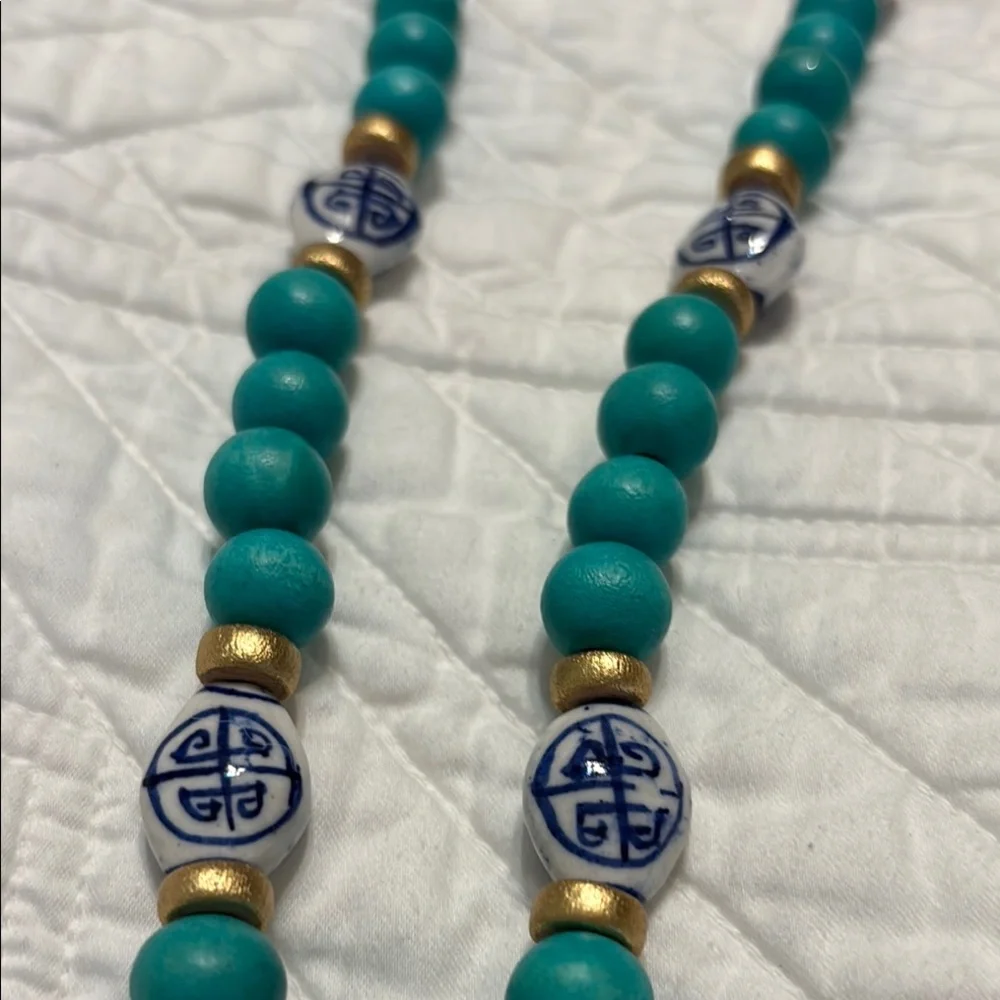 Elegant Blue and Red Beaded Necklace - Picture 4 of 4